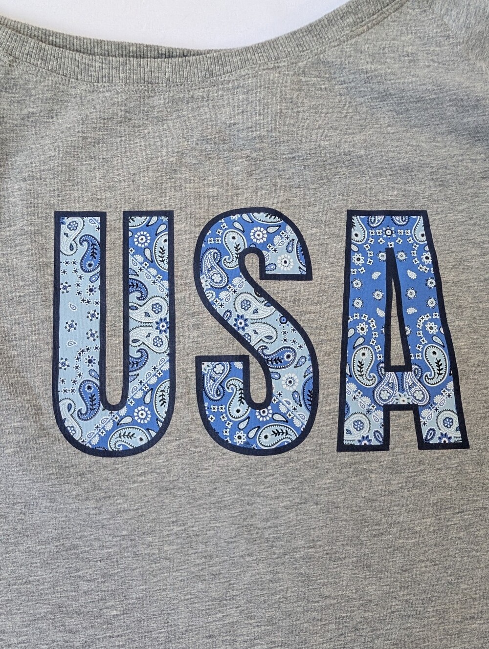 JoyLab Gray Off-Shoulder USA Graphic Cropped Sweatshirt Size Large - Picture 3 of 7
